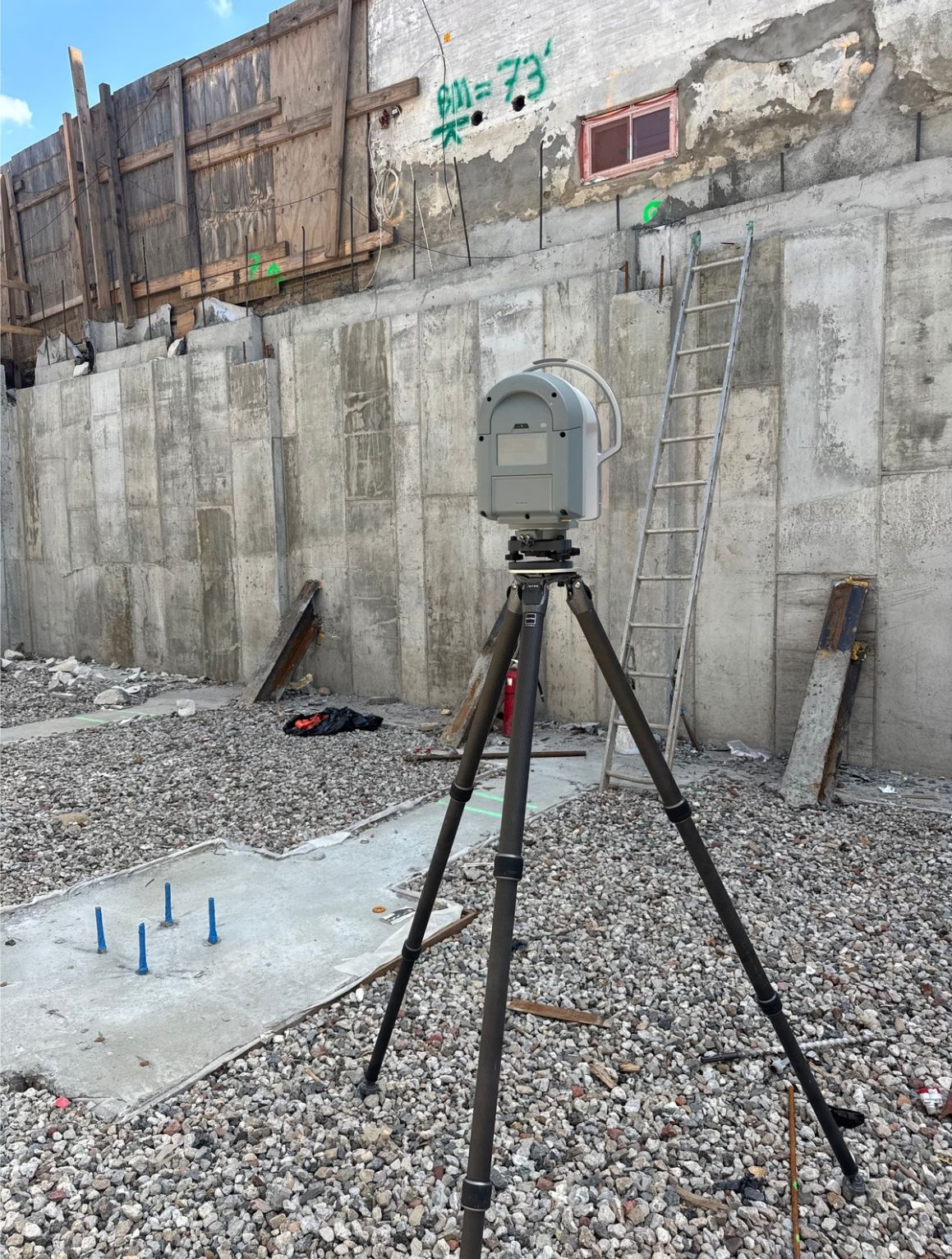 Laser scanner at a foundation wall
